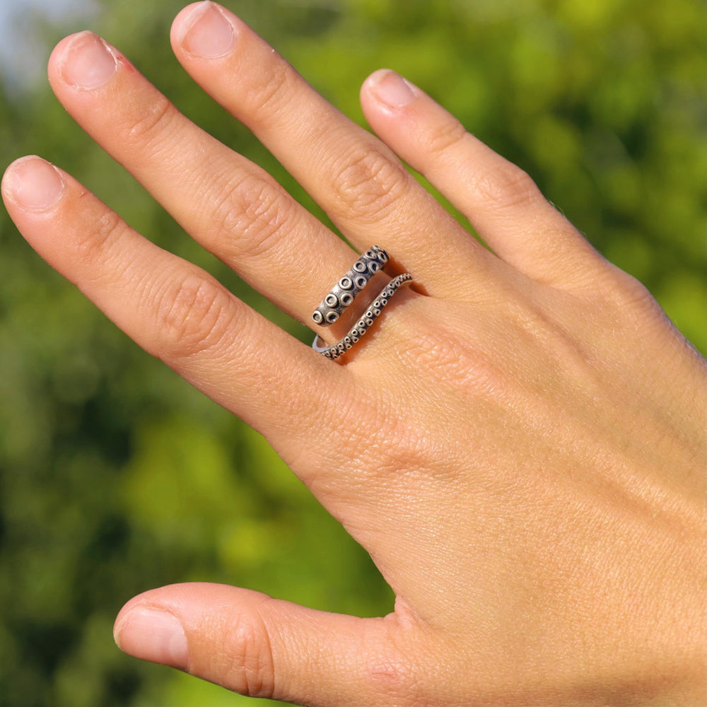 
            
                Load image into Gallery viewer, Sterling Silver Single Tentacle Ring
            
        